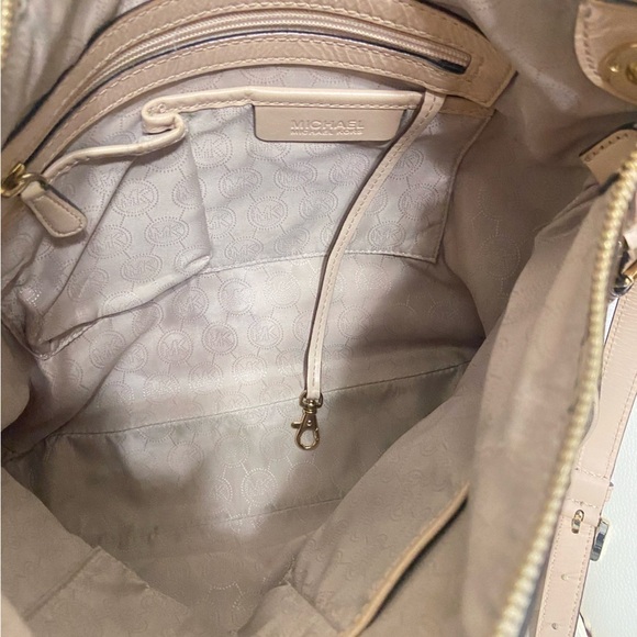 Michael Kors EUC Fulton satchel two way crossbody or shoulder bag gold hardware - Picture 4 of 13